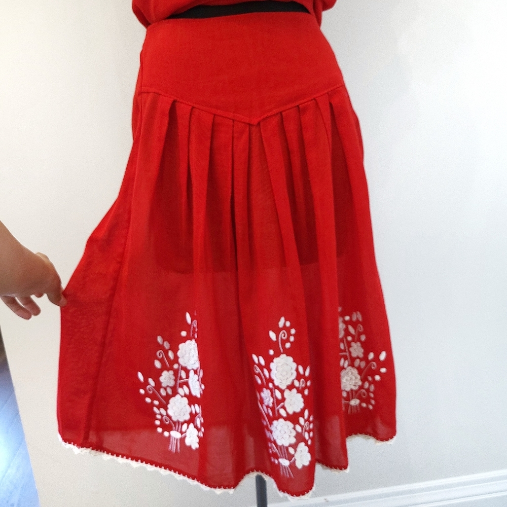Vintage 1950s Mexican Embroidered Floral Peasant Boho Hippie Skirt Set - Picture 6 of 13